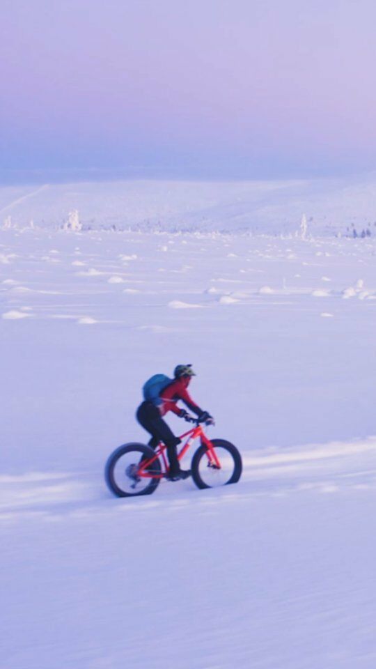 Jätä hakemus ja tule töihin tunturiin. Linkki biossa.
.
.
.
#rollingoutdoors #rekry #töihinmeille #mtb #mountainbiking
